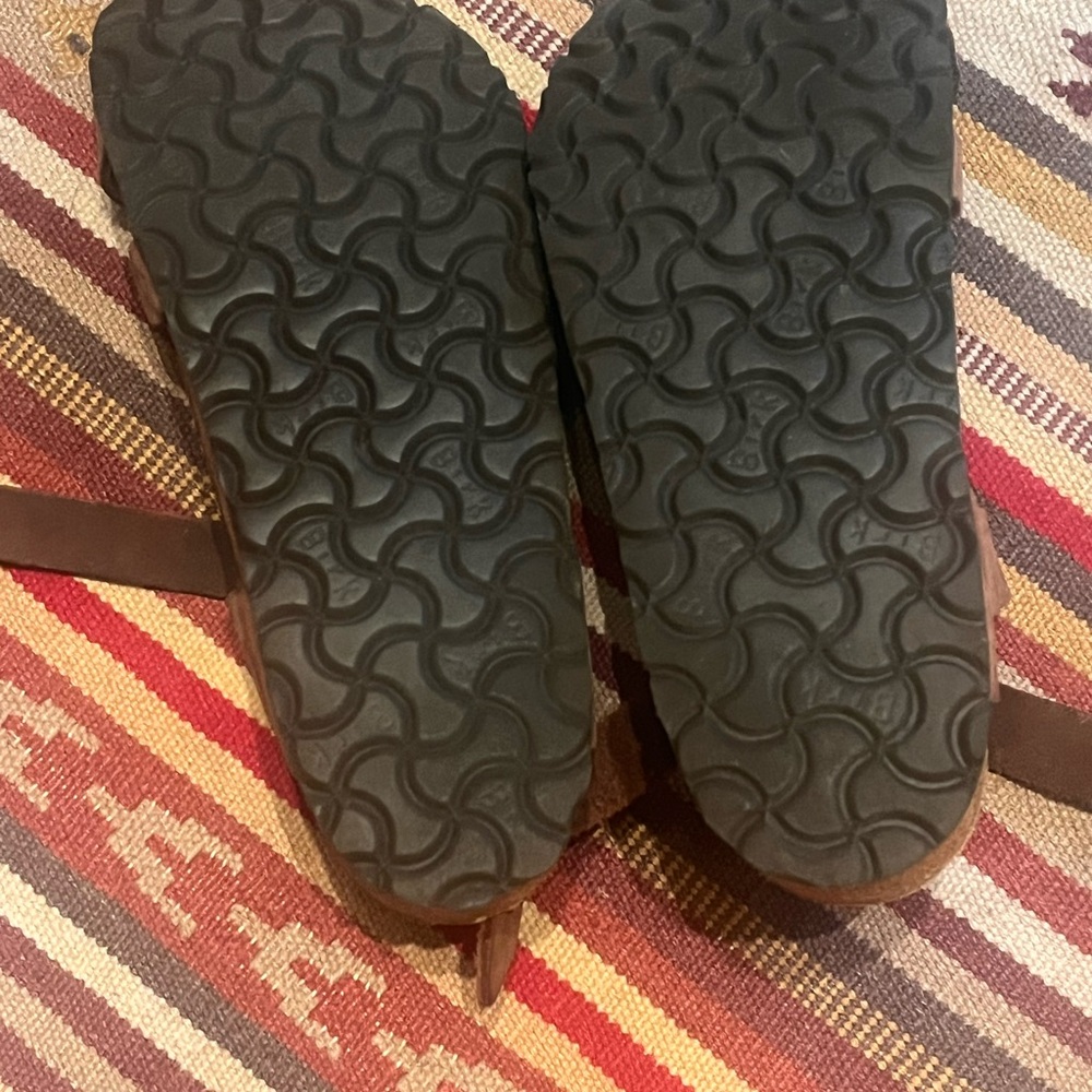 Brown Leather Sandals with Adjustable Ankle Strap - Picture 5 of 6